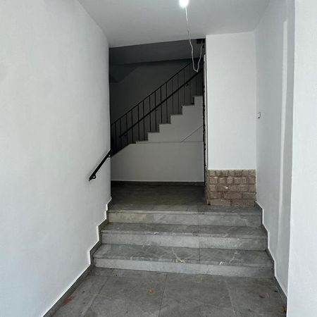 Host Apartament Elio Tirana Exterior photo