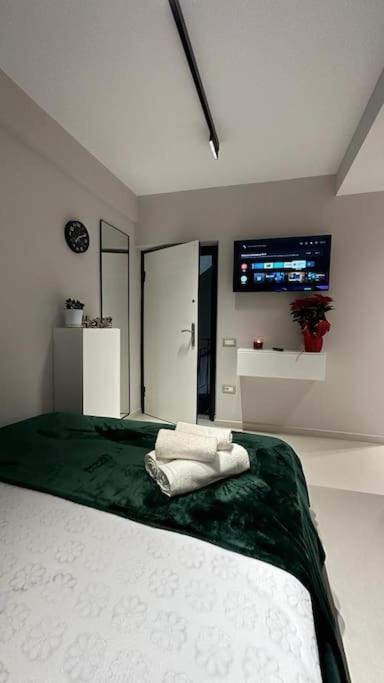 Host Apartament Elio Tirana Exterior photo
