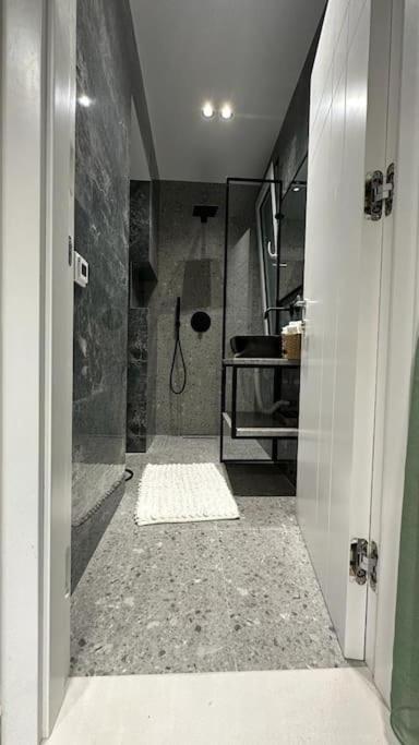 Host Apartament Elio Tirana Exterior photo